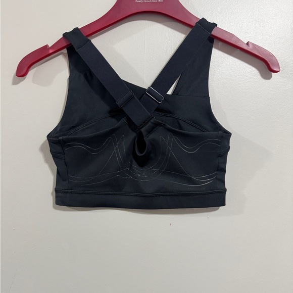 Gymshark Black Sports Bra with Subtle Design Woman’s Size S - Picture 3 of 4